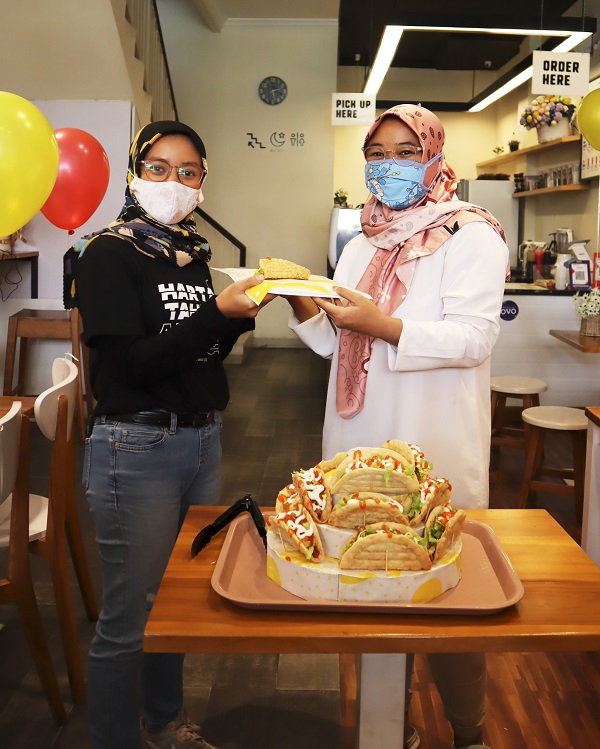 pembukaan outlet taco toast tacitos pertama bekasi